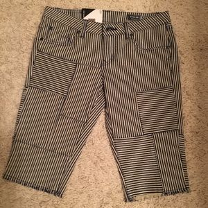Volcom shorts